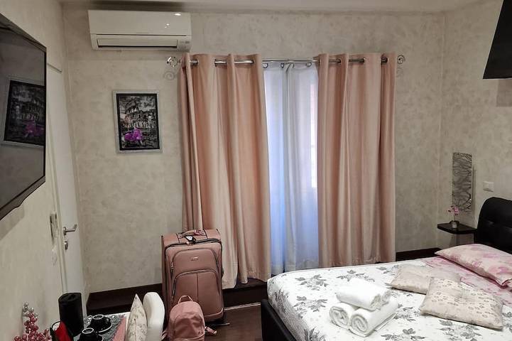 Appartamento intero, Camera Matrimoniale Colosseo. in Roma, Provincia di Roma