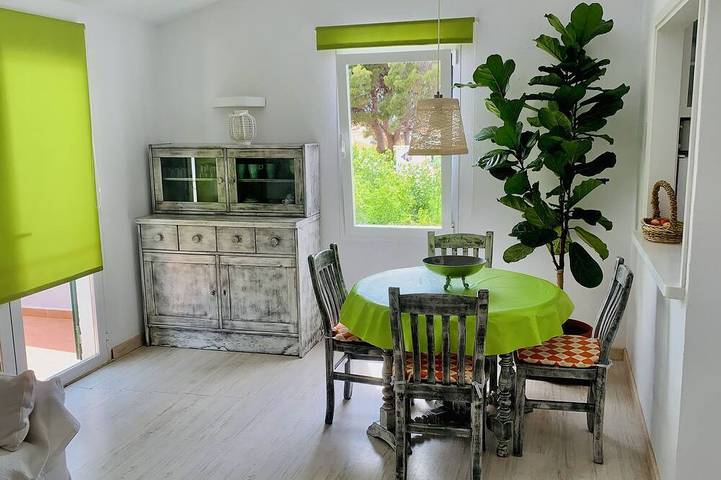 Ferienwohnung für 4 Personen, mit Pool und Balkon in Cala Blanca