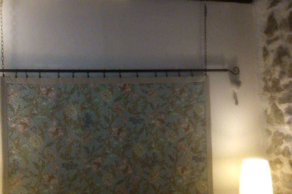 Apartamento entero, Gîte le Lieu Plaisant. 3 stars. Inner courtyard. In Saint Guilhem-le-Desert. in Saint-Guilhem-le-Désert, Región de Lodève