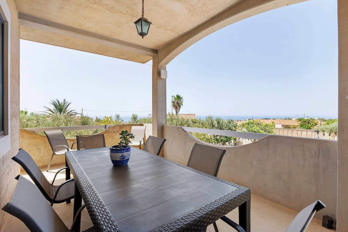 Entire apartment, 'Dimora Del Principe' with Sea View, Wi-Fi and Air Conditioning in Ragusa, Ragusa Province