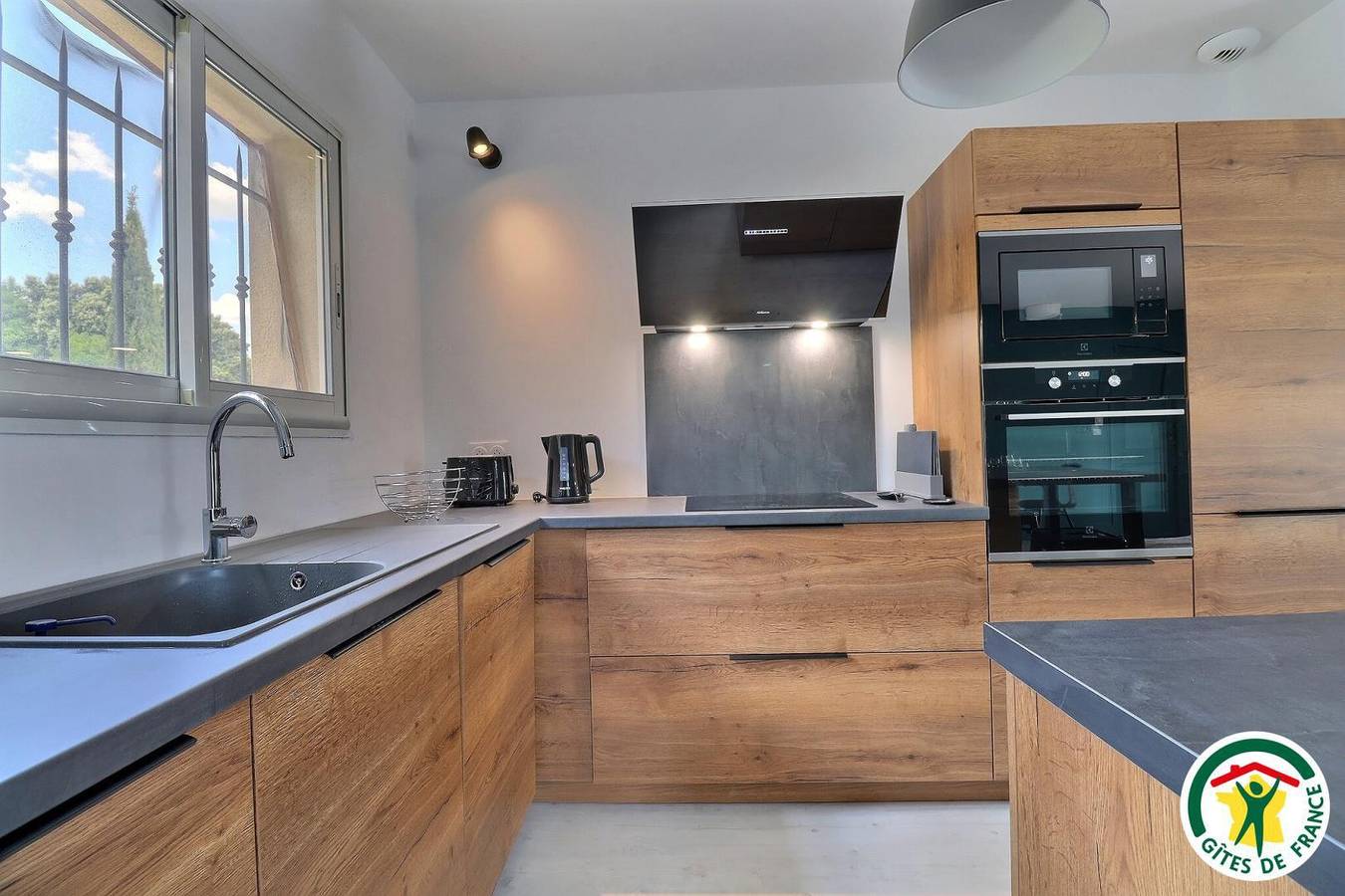 L'Oree Du Jour in Suze-la-Rousse, Nyons region