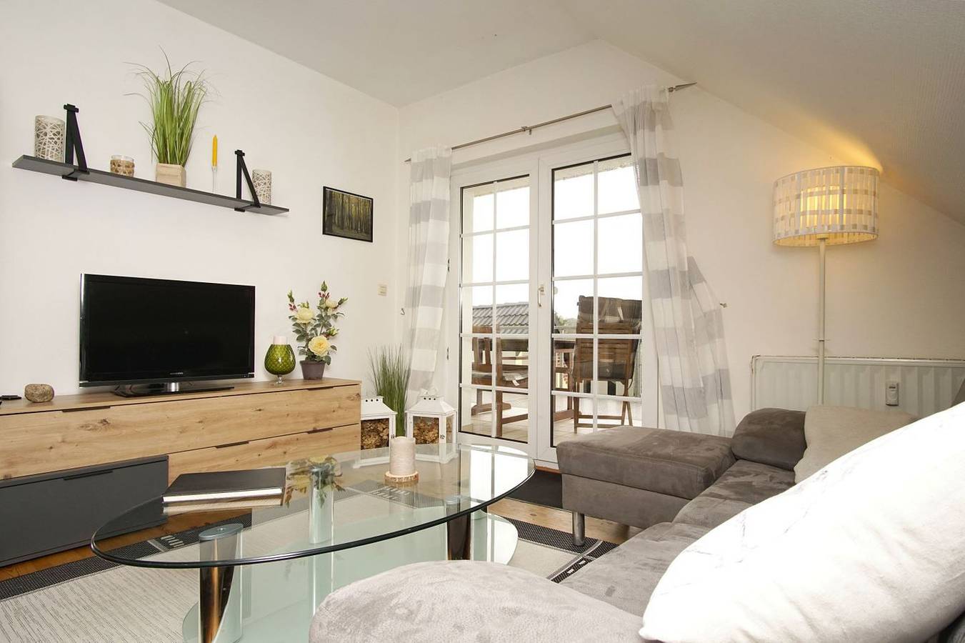 Entire apartment, Viel Natur und idyllische Umgebung - Ferienhaus Honigtopf Fewo Märchenwald in Neddesitz, Sagard