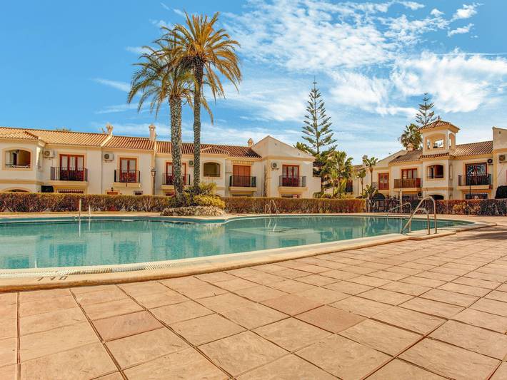 Gîte pour 6 personnes, avec piscine ainsi que balcon et jardin, adapté aux familles à Vera - 4