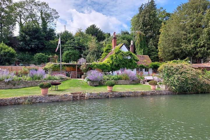 Holiday rental for 6 people, with hot tub and garden in Eastleigh
