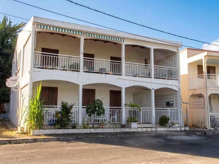 Meerblickhaus in Petit-Bourg mit einladender Terrasse. in Petit-Bourg, Guadeloupe
