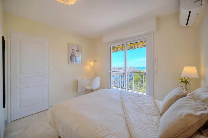 Gîte pour 6 personnes dans Chateau Et Parc Vallombrosa Cannes - 3