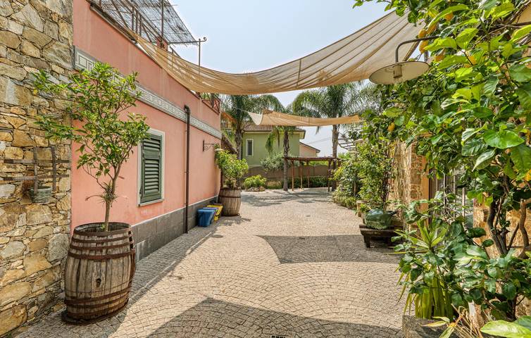 Holiday home for 7 people, with pool and garden as well as terrace, child-friendly - 1