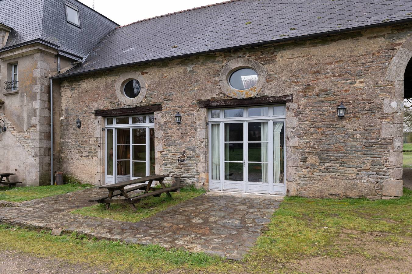 Maison de Vacances 'Le Crévy - La Calèche - 3 Pers' avec Terrasse Privée, Jardin Privé et Wi-Fi in La Chapelle-Caro, Région de Vannes