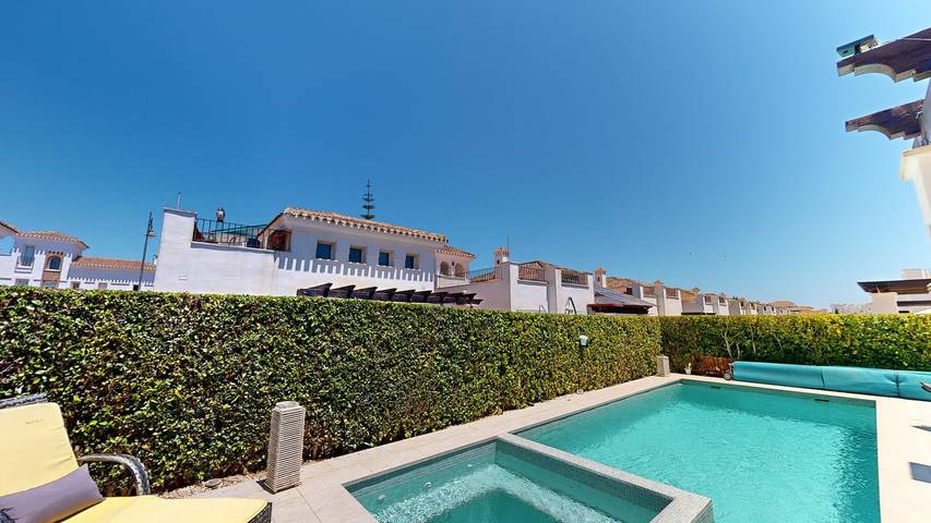 Chalet para 4 personas, con jacuzzi además de terraza y jardín, Familias con niños en Provincia de Murcia - 3