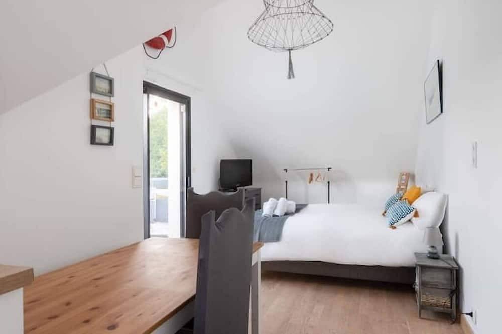 Ganze Wohnung, Independent studio with terrace & private Spa - near Bénodet in Pleuven, Quimper und Umgebung