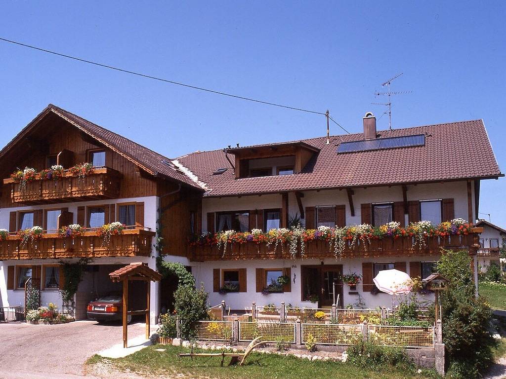 Ferienwohnung mit 1 Schlafzimmer in Lengenwang, Bayerisch Schwaben