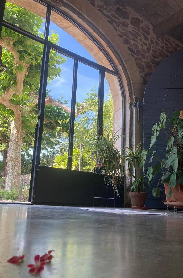 Location de vacances pour 2 personnes, avec sauna et jardin ainsi que piscine et jacuzzi à Saint-Julien-de-Peyrolas - 3