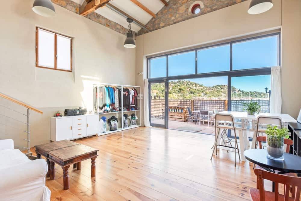 Beach Guesthouse in Théoule-sur-Mer, Massif de l'Esterel