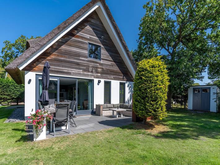 Villa voor 8 personen, with sauna and whirlpool as well as terras, kindvriendelijk in De Koog