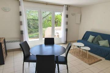 Gîte pour 2 personnes, avec vue ainsi que jardin et terrasse à Eccica-Suarella