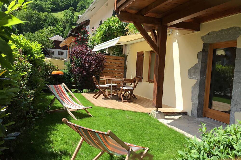 Ganze Wohnung, Dorfwohnung im Erdgeschoss am Rande des Lake Annecy in Lathuile, Parc naturel régional du Massif des Bauges