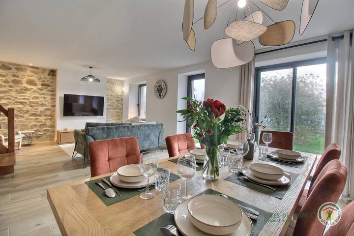 Gîte pour 8 personnes, avec jardin à Trégastel - 4