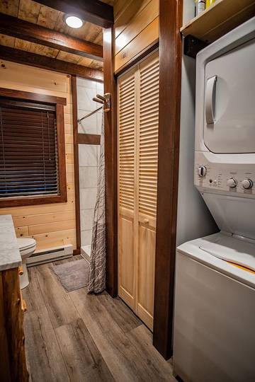 Log Cabin for 3 Guests in Adirondack Mountains, New York State, Picture 2