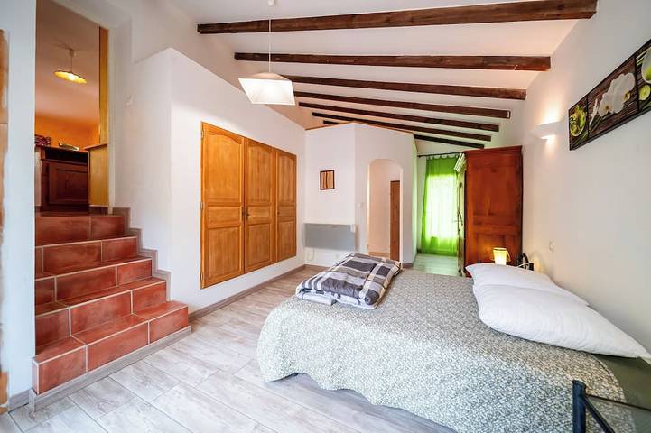 Ferienhaus für 10 Personen, mit Terrasse und Garten in Bédoin - 4