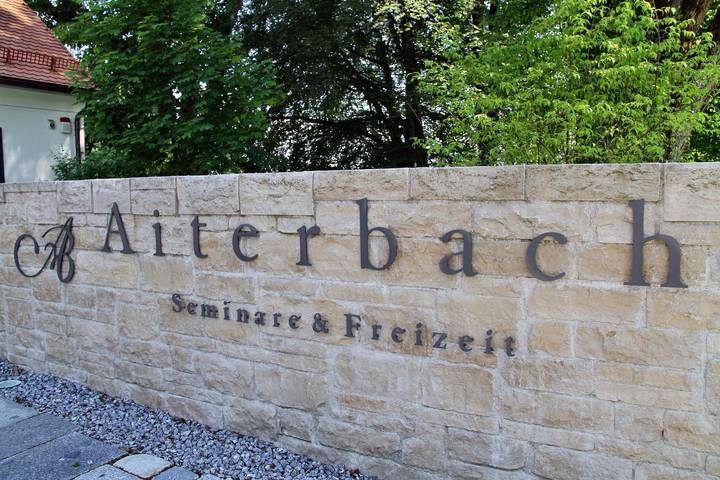 Hotel für 2 Personen, mit Seeblick und Terrasse sowie Garten, kinderfreundlich in Rimsting - 2
