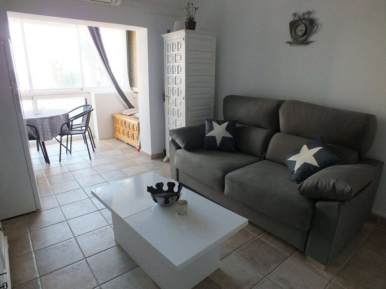Appartement entier, Appartement cosy à 50m de la plage avec climatisation et Tv, 2/4 personnes in Platja de Sant Margarida (Roses), Roses