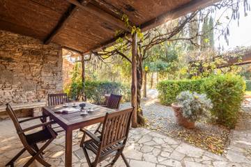 Bauernhof für 4 Personen, mit Garten in Italien