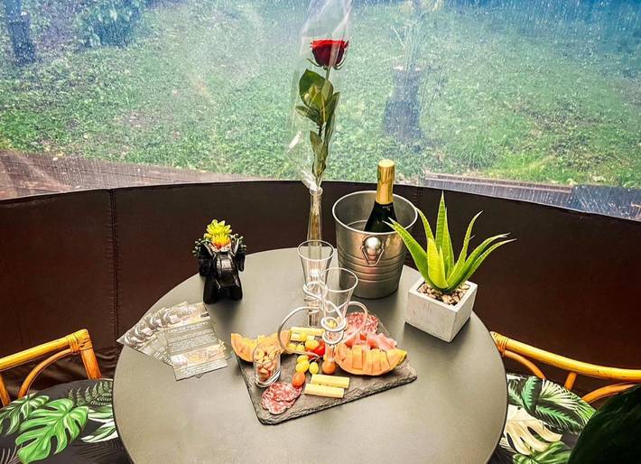 Gîte pour 2 personnes, avec jardin et bassin pour enfant ainsi que terrasse et piscine à Saint-Évarzec - 2