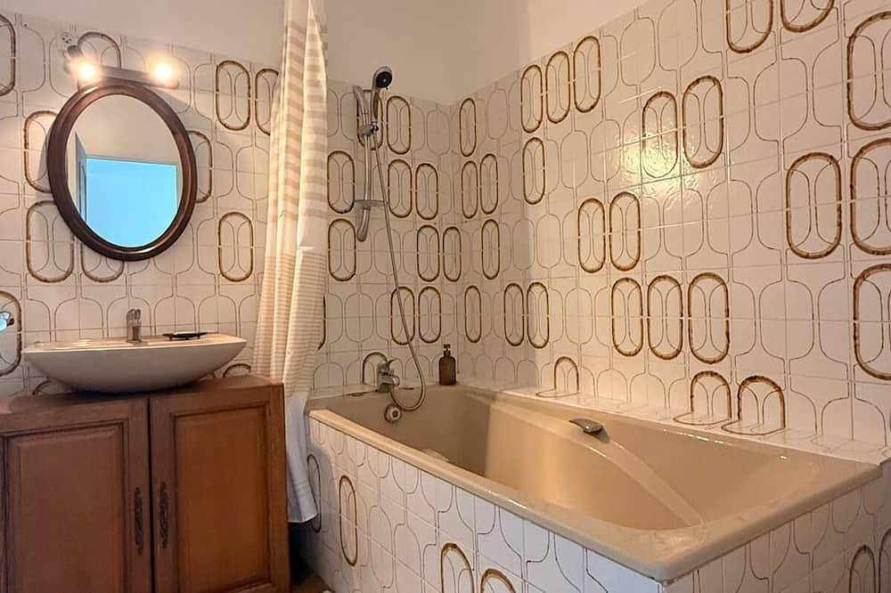 Appartement entier, Appartement premium au bord de l’Essonne : escapade élégante et calme absolu. in Villabé, Essonne