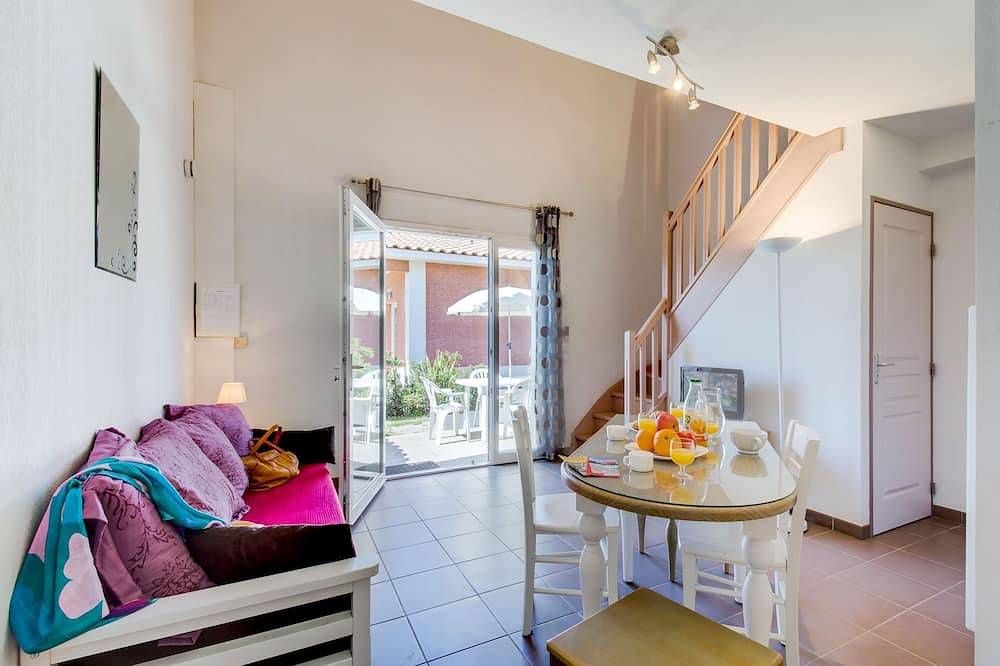 Apartamento entero, Studio Mezzanine avec Accès Piscine Extérieure in Colombiers, Côte d'Améthyste