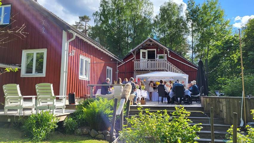 Hostel för 2 Personer, med Terass samt Trädgård och Bastu och Sjöutsikt i Lindesberg