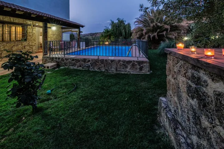 Casa de vacaciones para 4 personas, con piscina además de jardín y vistas - 1