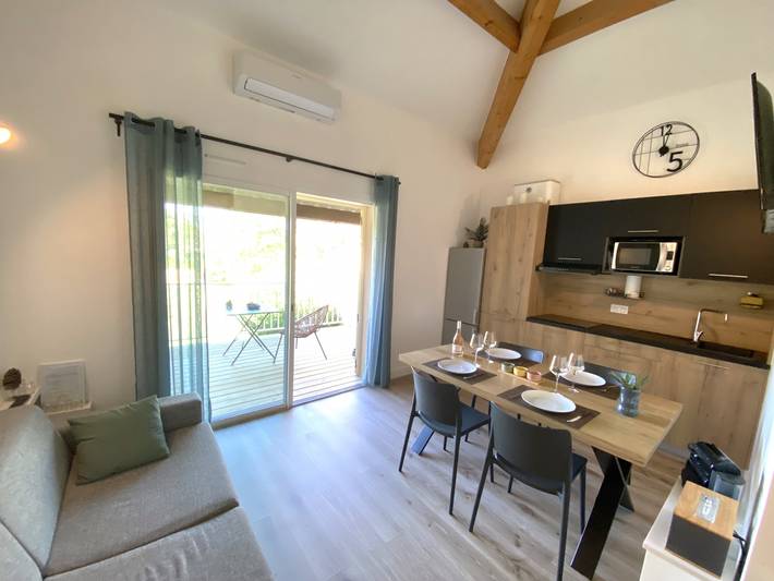 Gîte pour 4 personnes, avec terrasse et piscine à Lecci - 3