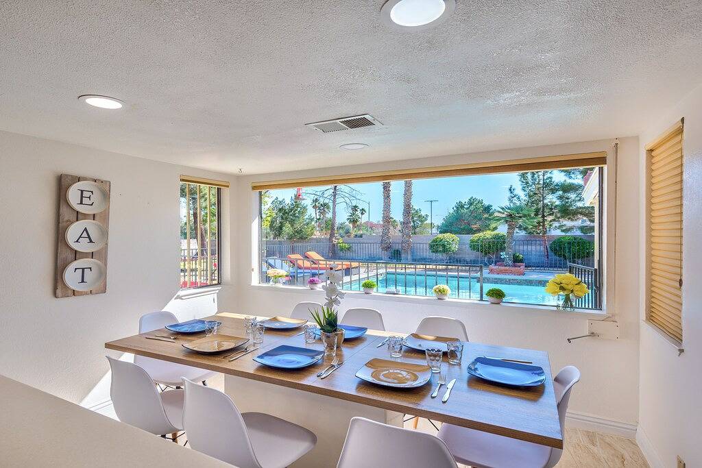 New first class villa on 20 k sq 3 m from strip in Las Vegas, Nevada