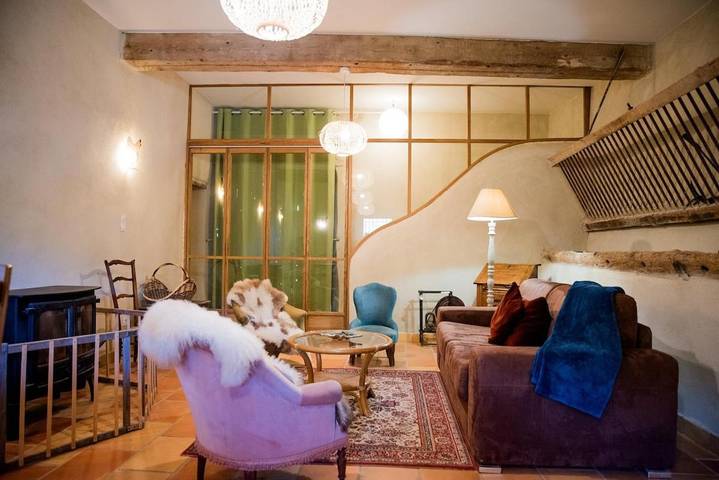 Location de vacances pour 8 personnes, avec Piscine à Palaja