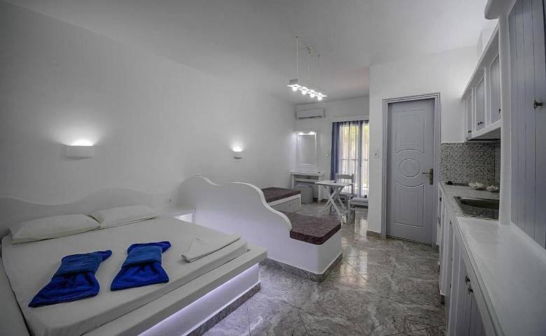Hôtel pour 2 personnes, avec Balcon et Terrasse dans Adamas - 3