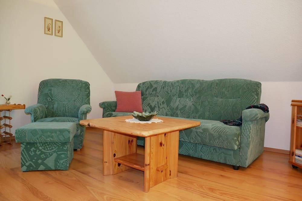 Entire apartment, Apartment with balcony - Schwalbenhof Görke, quiet location, balcony or terrace in Dargen, Usedom