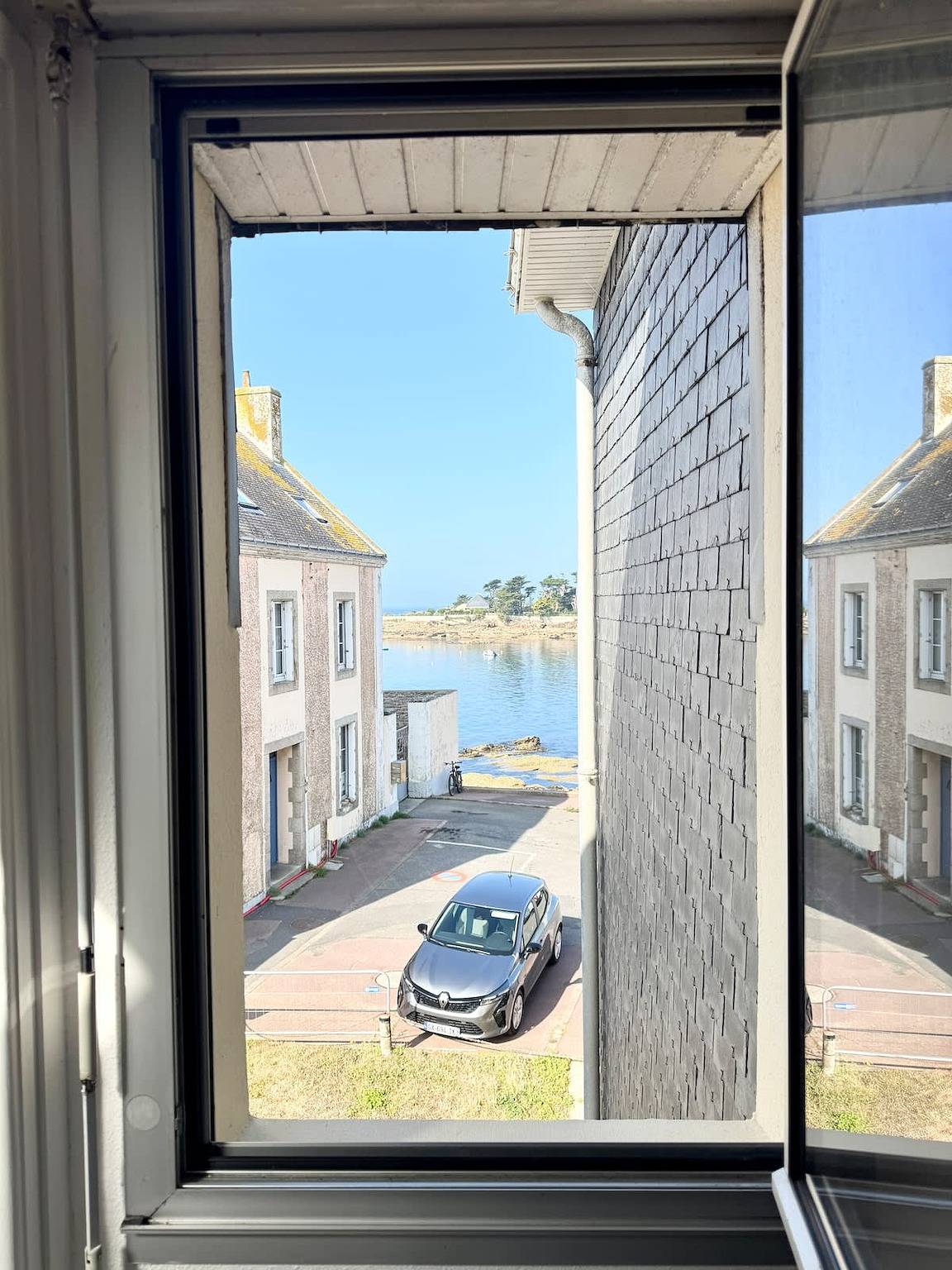 Appartement entier, Appartement idéal face mer – Tout à pied in Plage de Port Fontaine-Lomener, Ploemeur