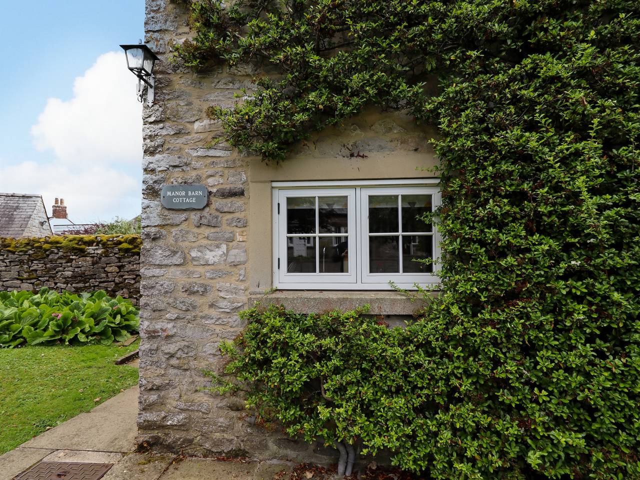 Manor Barn Cottage in Great Longstone, Derbyshire