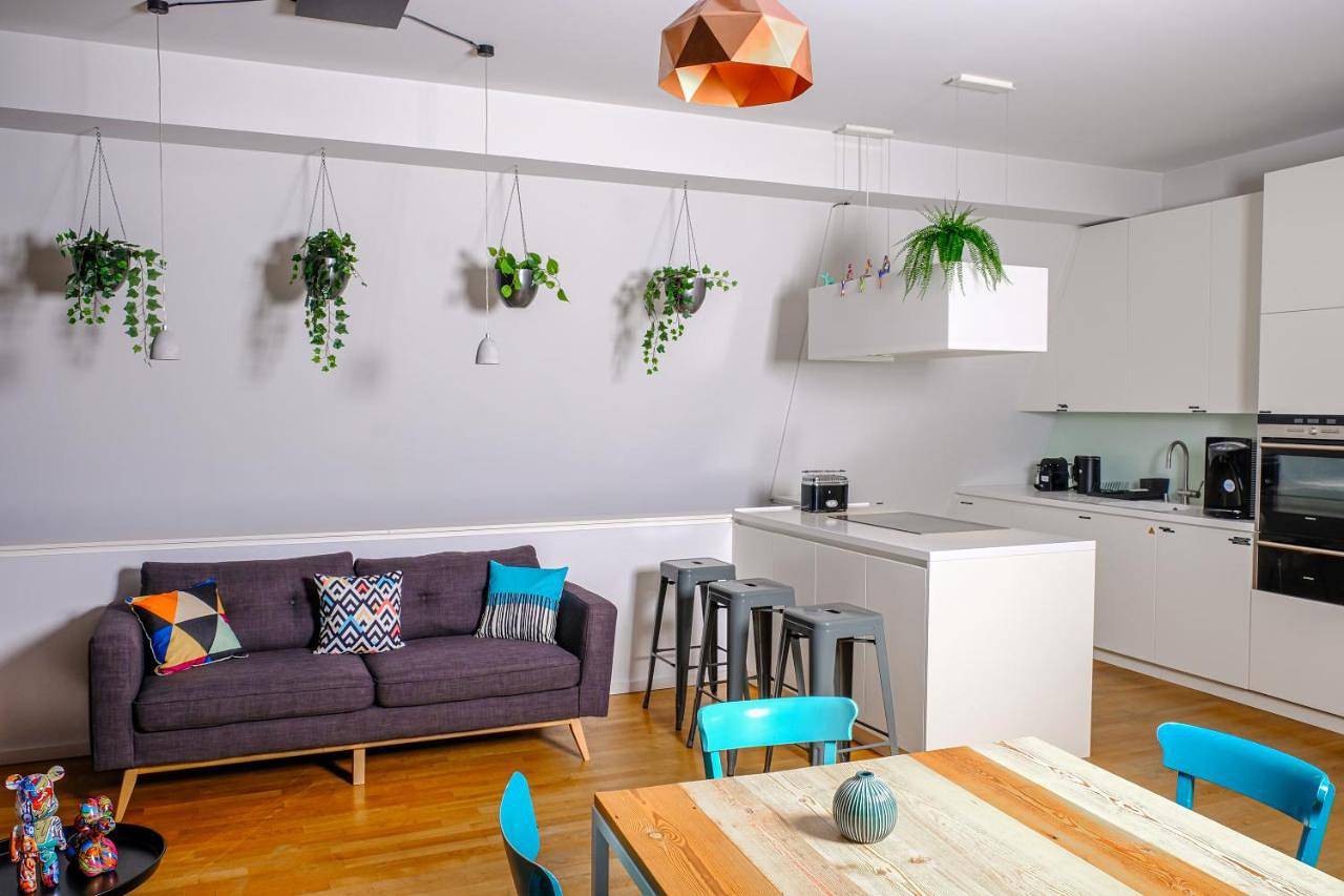 Geheel appartement, Berlin Roof&Chill Loft I Overthetop 2-level I 170m2 I 2 Bäder I Bachelor I Familien I Gruppen I Events in Friedrichshain - Kreuzberg, Berlijn