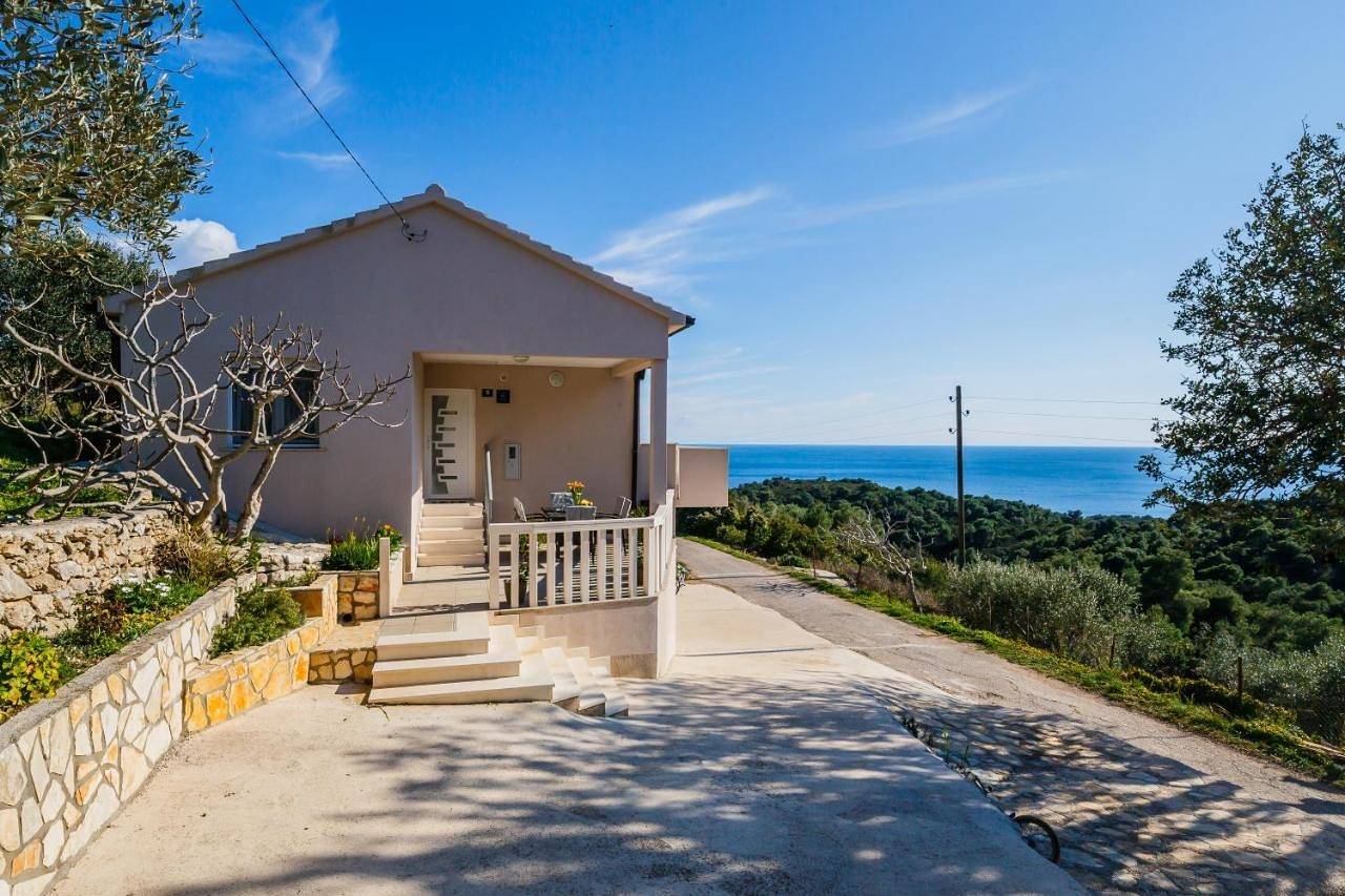 Villa with Sea View in Split-Dalmatien