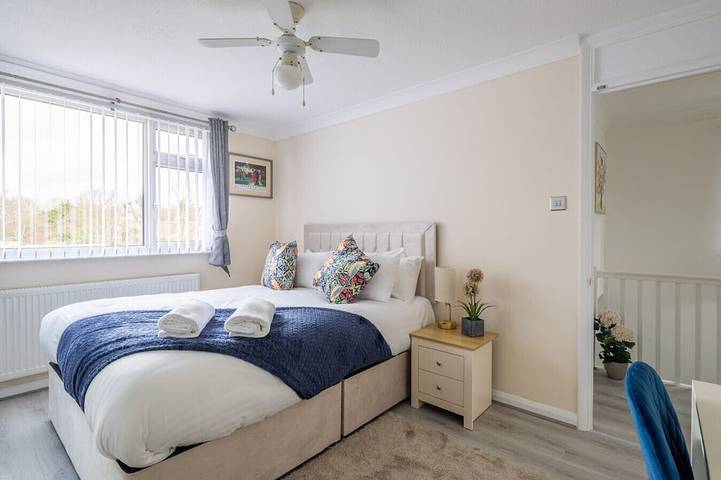 Fabulous 3-Bed Family Home with Parking! in Cambridge, Cambridgeshire