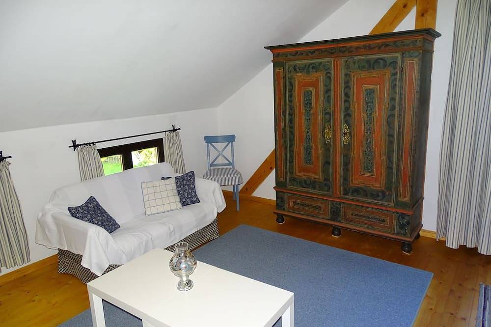 voormalige boerderij op een open plek, foto 7