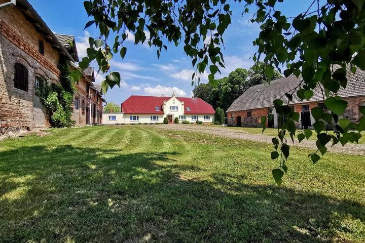 Ferienwohnung für 7 Personen, mit Garten und Ausblick in Borrentin