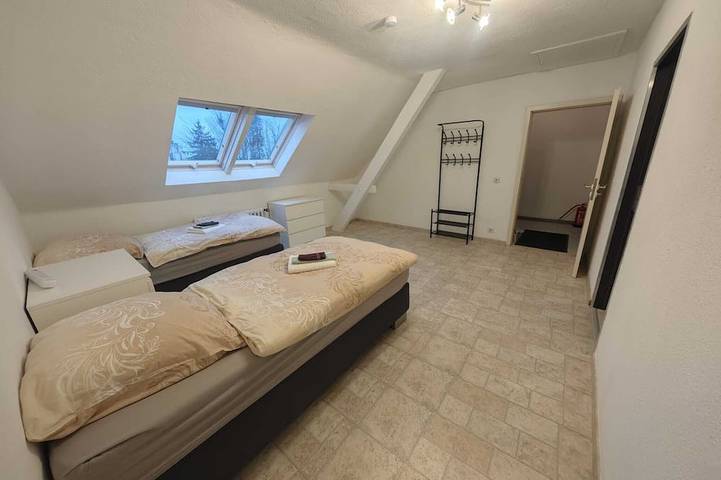 Ganze Wohnung, Helle 3-Zimmer-Wohnung mit 7 Schlafplätze in Krefeld, Niederrhein