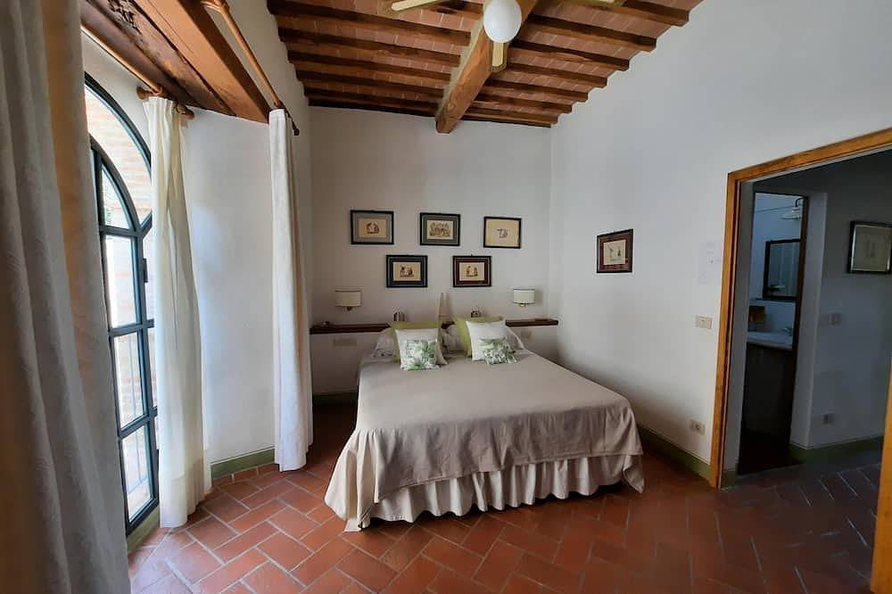 Casa de campo elegante, piscina, vew, Wifi, en un pueblo cerca de Montalcino in San Giovanni d'Asso, Montalcino