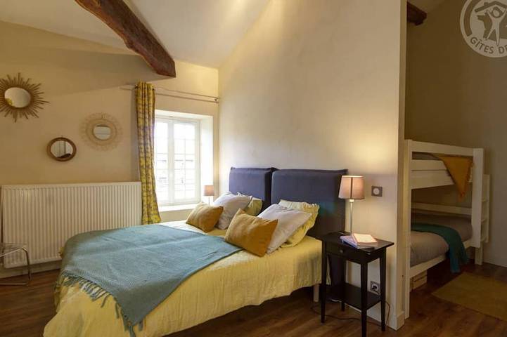 Gîte pour 10 personnes, animaux acceptés à Sainte-Croix-en-Jarez - 2