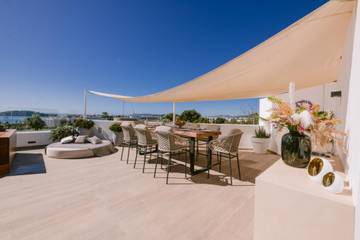 Holiday home in Cap Martinet, Santa Eulària des Riu für 8 