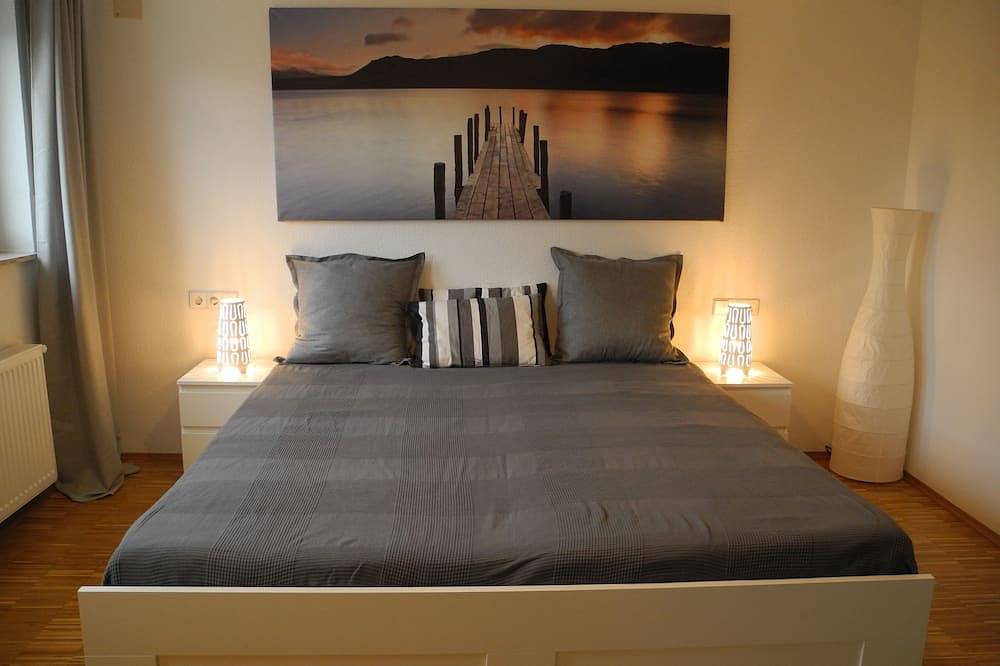 Geheel appartement, Licht modern appartement op een rustige locatie met een eigen ingang en een patio in Oberstenfeld, Landkreis Ludwigsburg