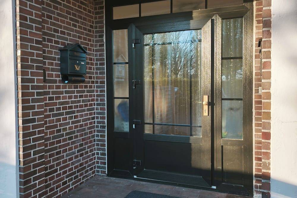Ganze Wohnung, Zentrale Eg Wohnung nahe der Nordsee mit Parkplatz und Radweg direkt vor der Tür in Bockhorn, Südliche Nordseeküste