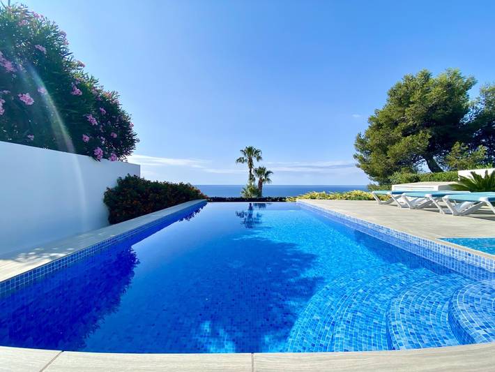 Casa de vacaciones para 4 personas, con balcón/terraza además de piscina y vistas al mar - 1